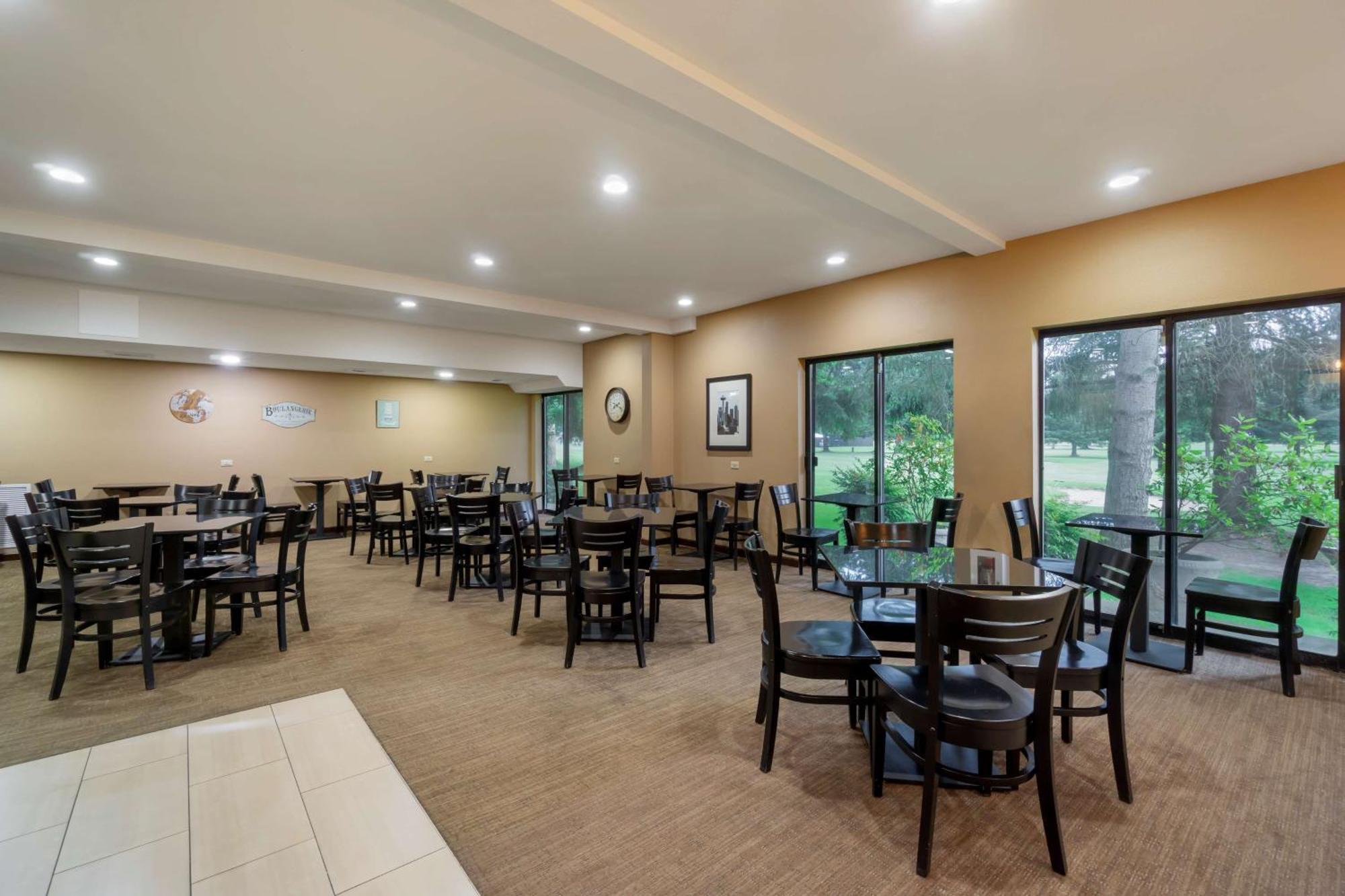 Best Western Plus Plaza By The Green Kent Exteriér fotografie